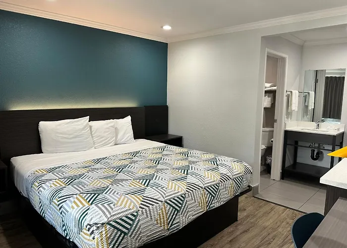Studio 6 Suites San Ysidro Ca San Diego South Bay