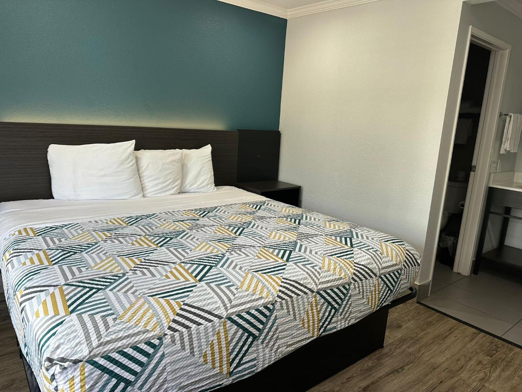 6 San Ysidro Ca South Bay Hotel